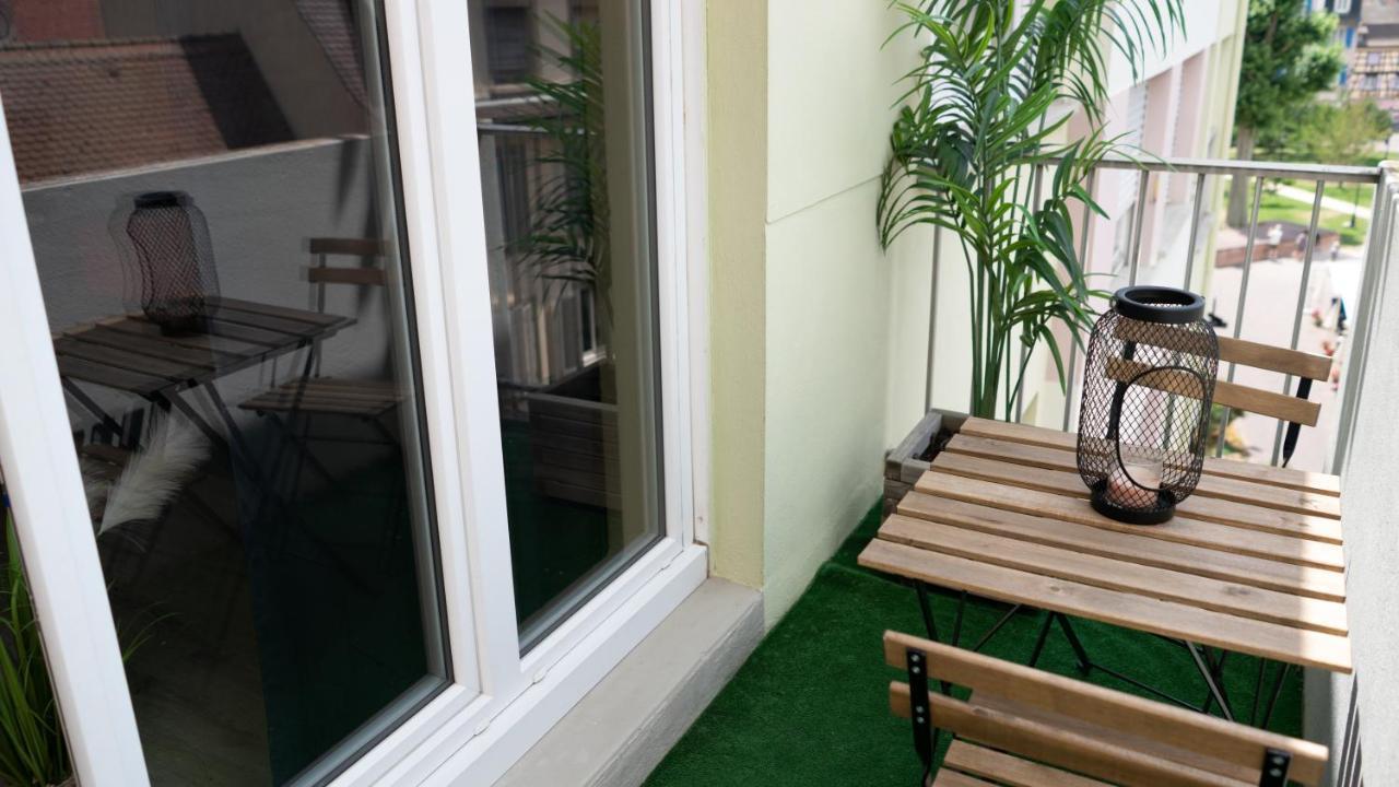 Mama With Aircon Including Parking 2 Cars Apartamento *